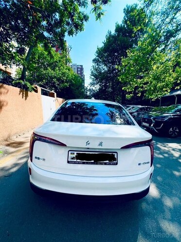 Hongqi E-QM5-2