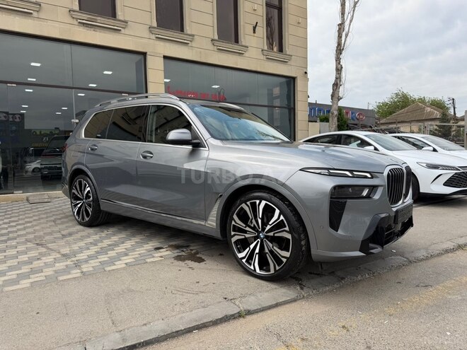 BMW X7-8