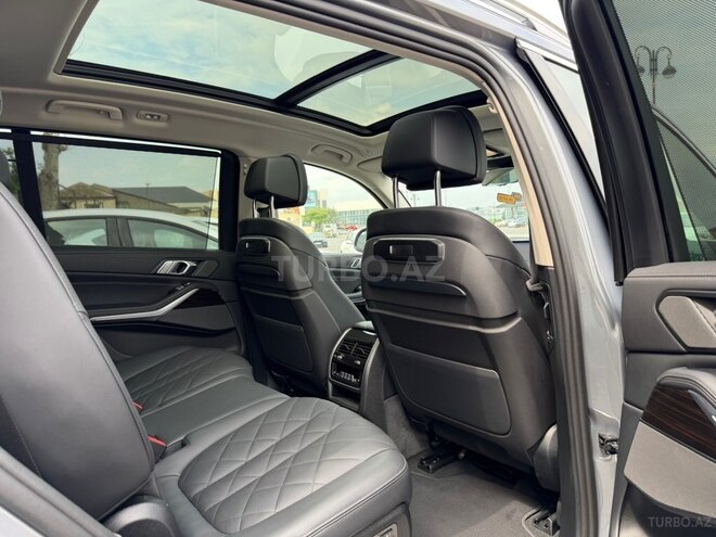 BMW X7-15