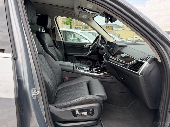 BMW X7-12