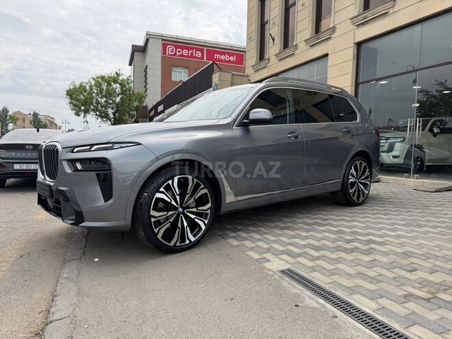 BMW X7-9