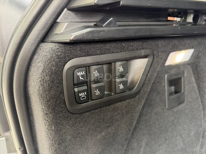 BMW X7-18
