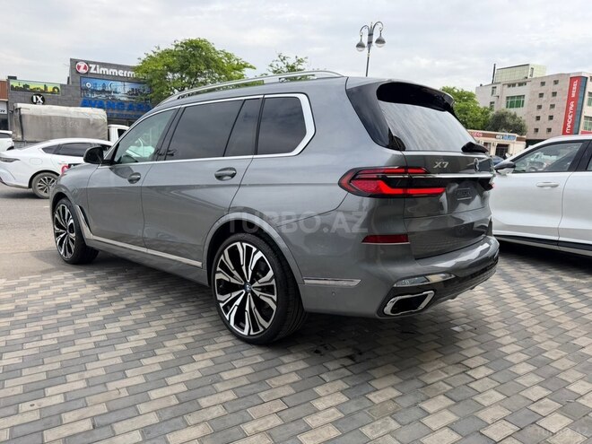 BMW X7-7