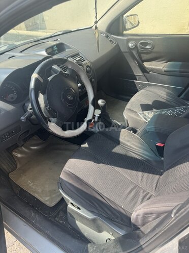 Renault Megane-2