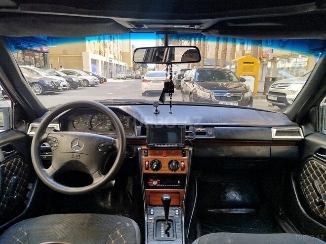 Mercedes 250 D-3