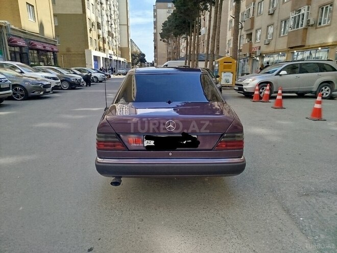 Mercedes 250 D-2