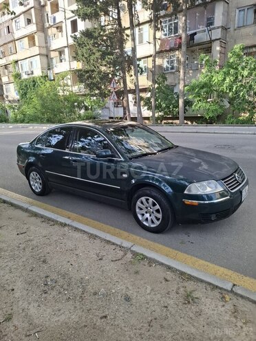 Volkswagen Passat-1