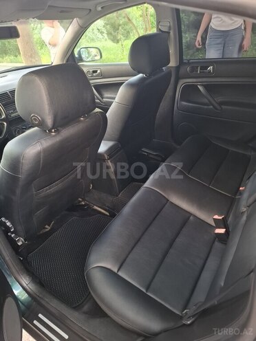 Volkswagen Passat-8