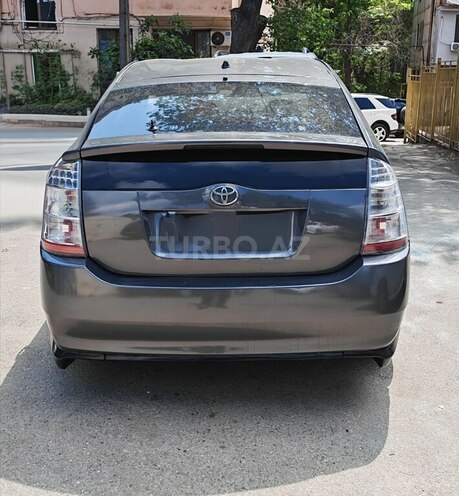 Toyota Prius-4