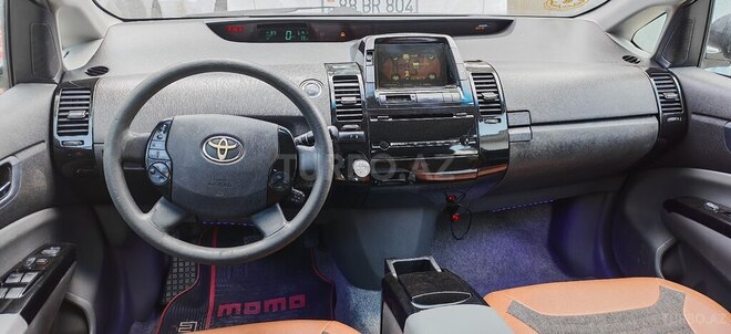 Toyota Prius-5