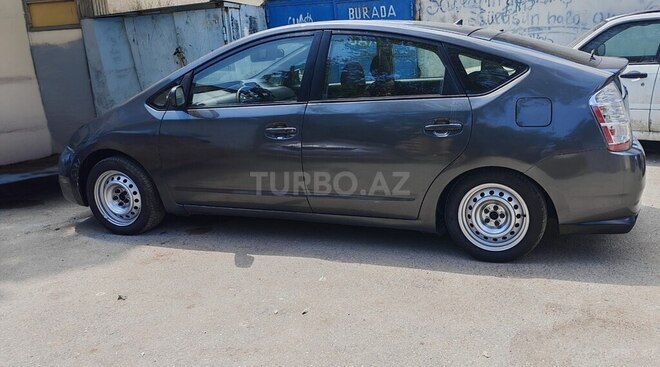 Toyota Prius-8