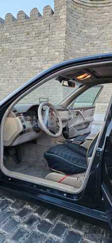 Mercedes E 200-11