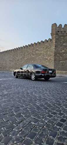 Mercedes E 200-3