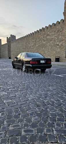 Mercedes E 200-2