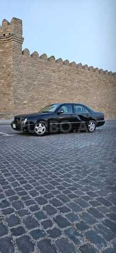 Mercedes E 200-21