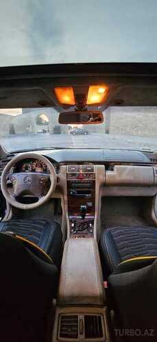 Mercedes E 200-4