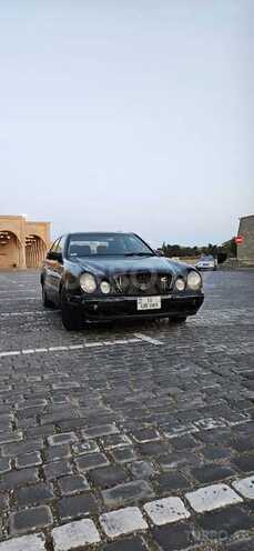 Mercedes E 200-5