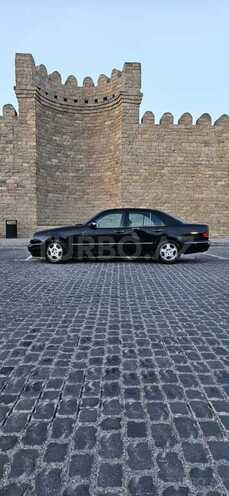 Mercedes E 200-19