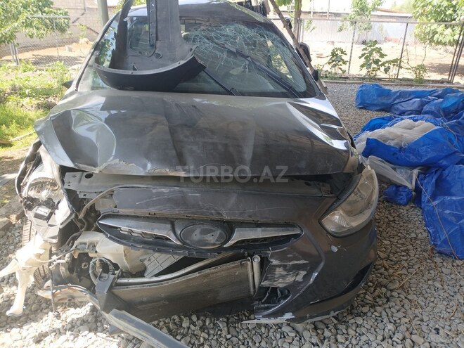 Hyundai Accent-1