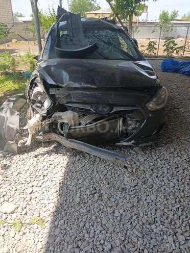 Hyundai Accent-10