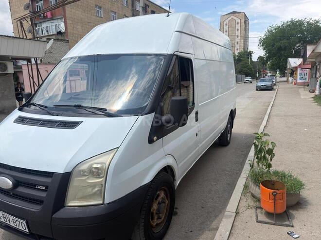 Ford Transit-6