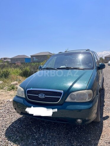 Kia Carnival-1