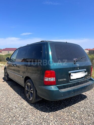 Kia Carnival-3