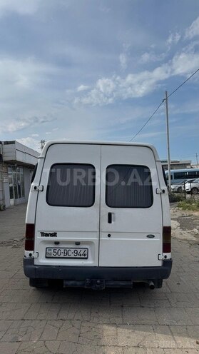 Ford Transit-4