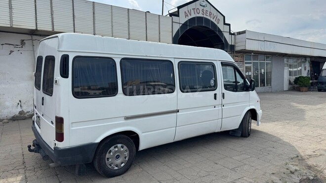 Ford Transit-2