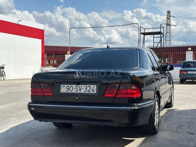 Mercedes E 220-3