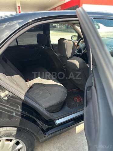 Mercedes E 220-5