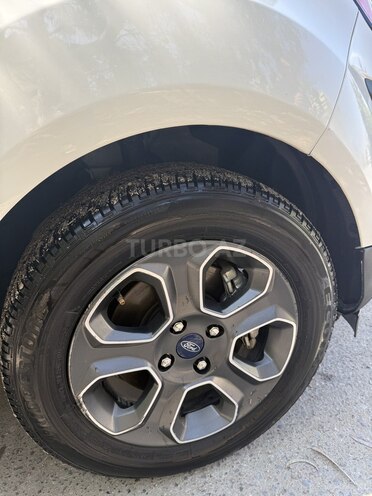 Ford Ecosport-9