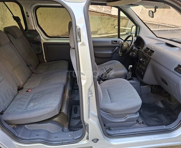Ford Tourneo Connect-2