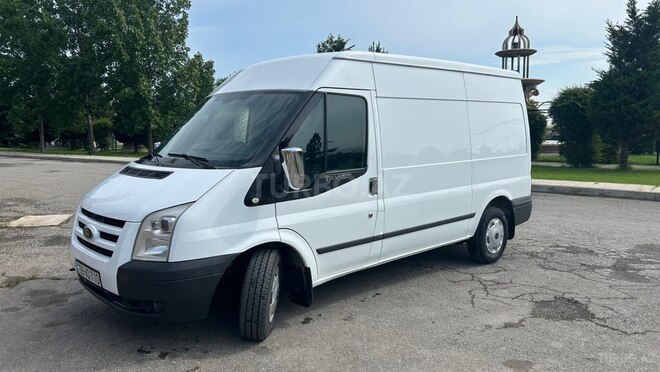 Ford Transit-4