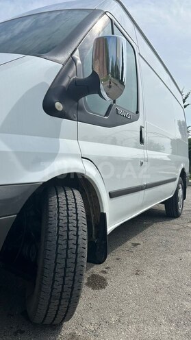Ford Transit-6