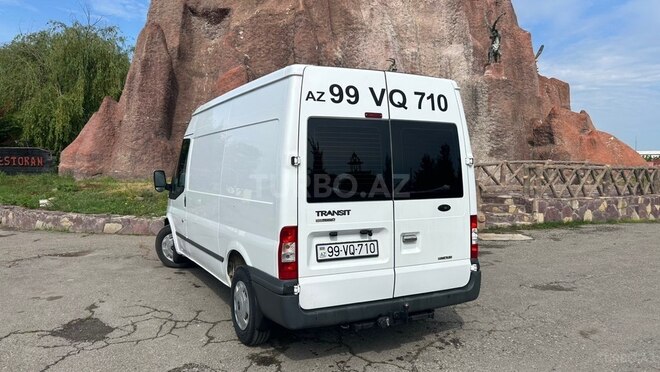 Ford Transit-2