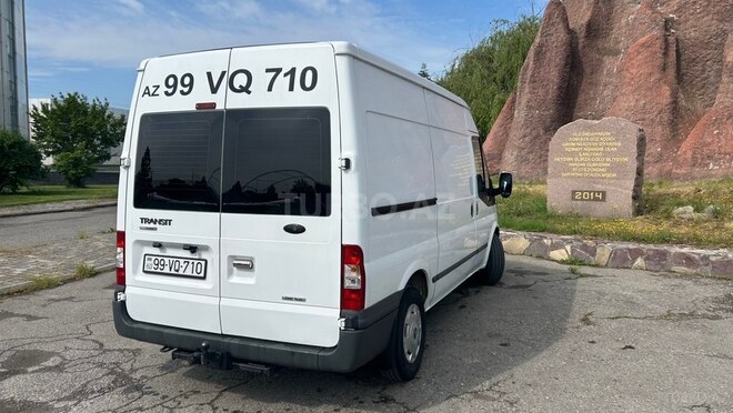 Ford Transit-5