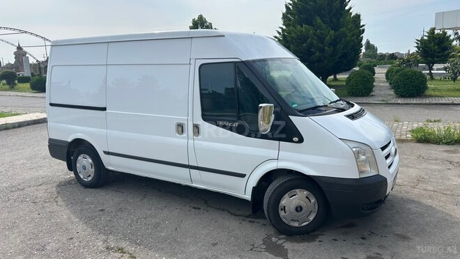 Ford Transit-3