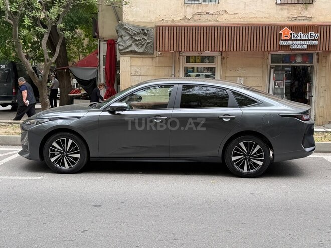 Changan Qiyuan A05-4