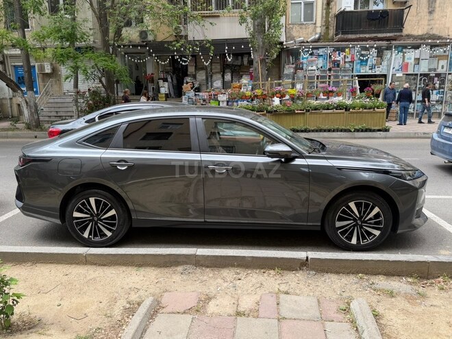 Changan Qiyuan A05-5