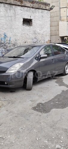 Toyota Prius-12