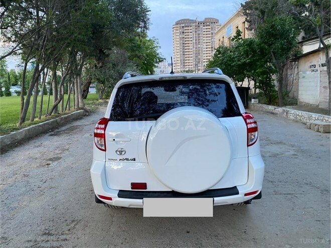 Toyota RAV4-4