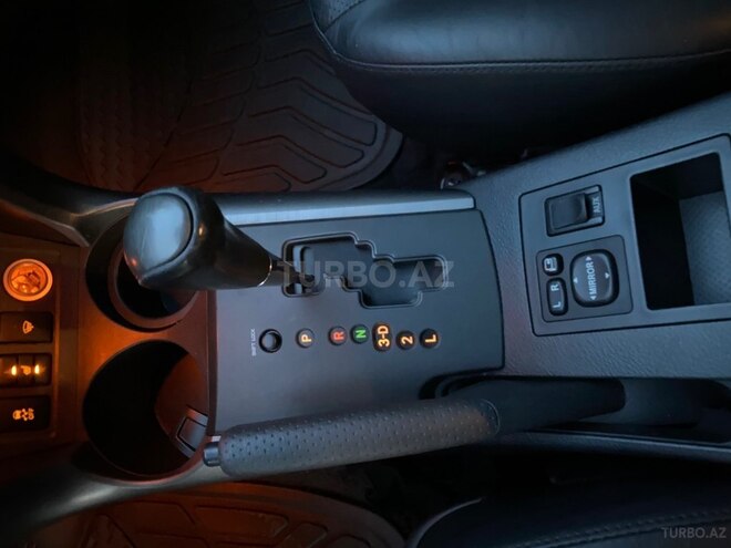 Toyota RAV4-18