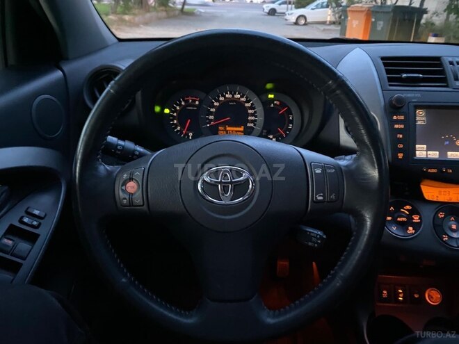 Toyota RAV4-13