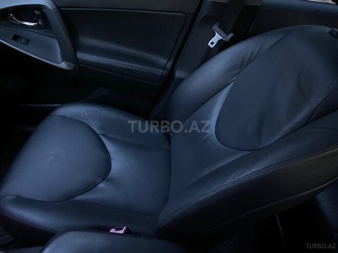 Toyota RAV4-19