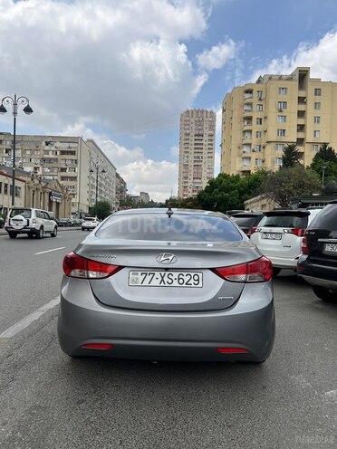 Hyundai Elantra-6