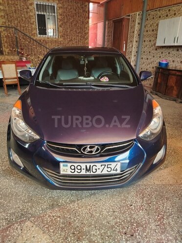 Hyundai Elantra-1