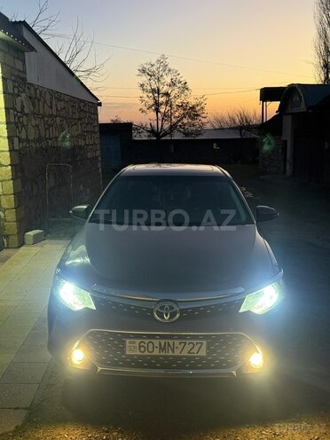 Toyota Camry-13