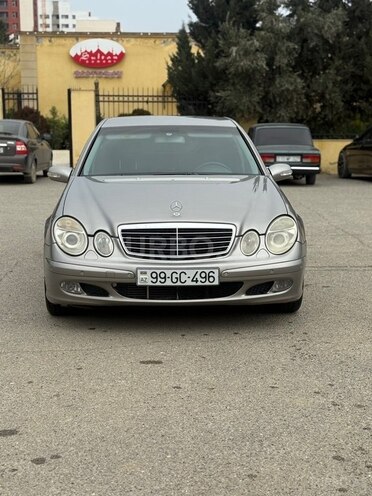 Mercedes E 220-1
