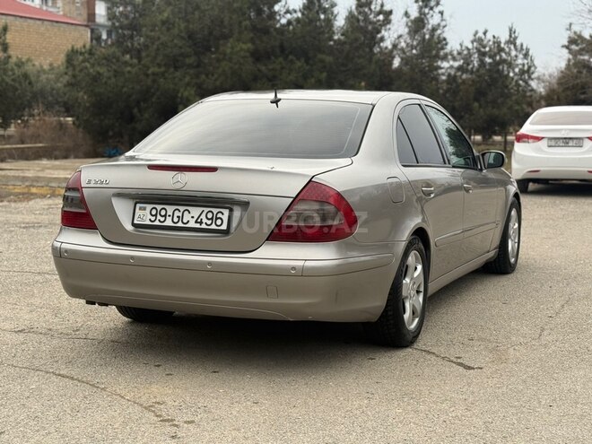 Mercedes E 220-10